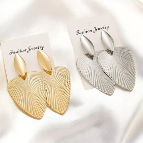 Alloy Textured Earrings - TheMomCo.