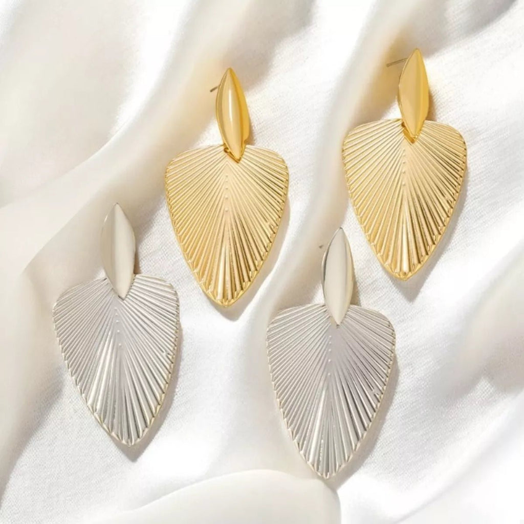 Alloy Textured Earrings - TheMomCo.