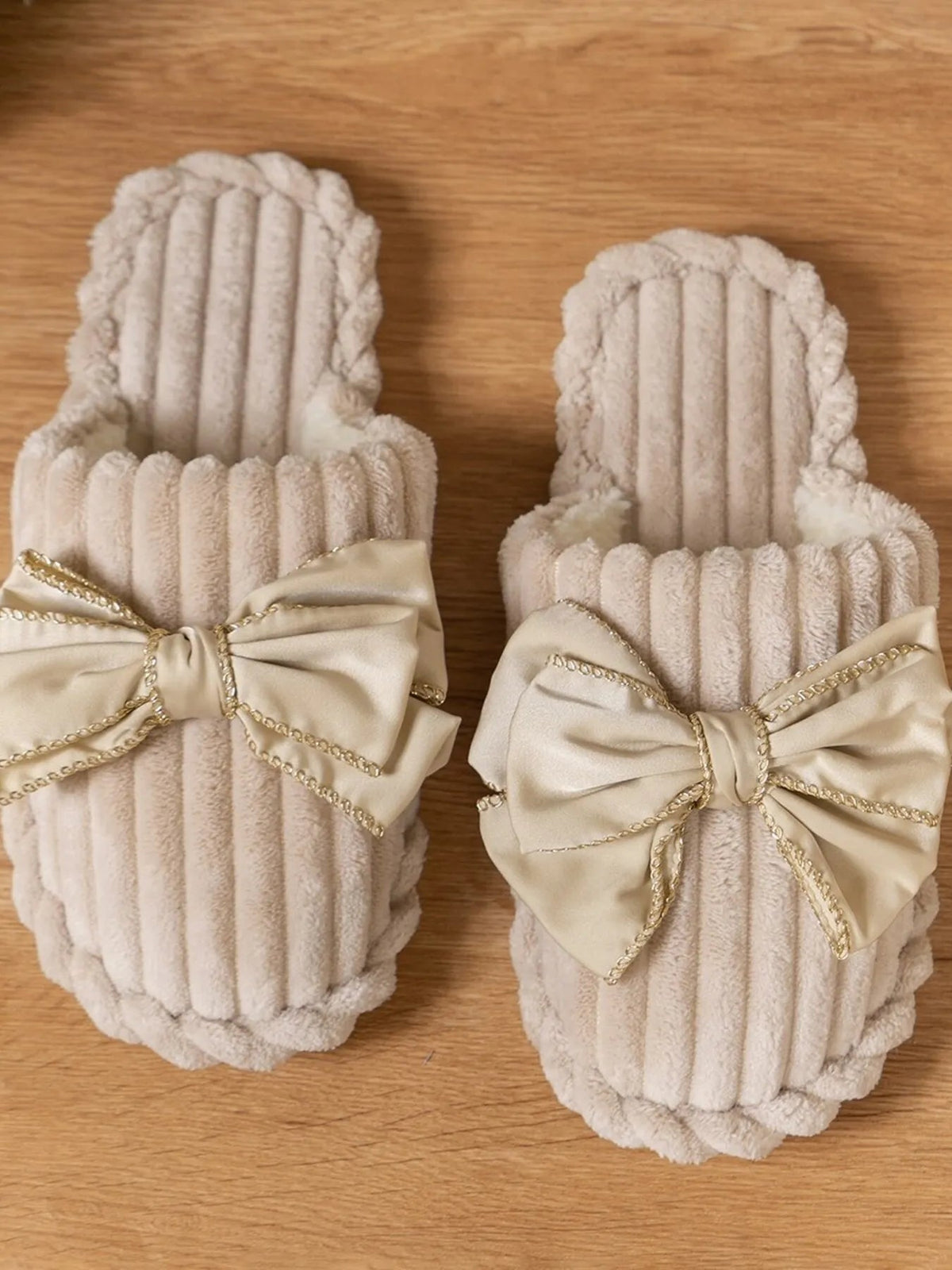 Bow Embellished Indoor Slippers - TheMomCo.