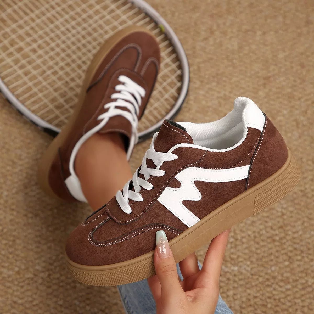Casual Lace-Up Flats Sneakers - TheMomCo.