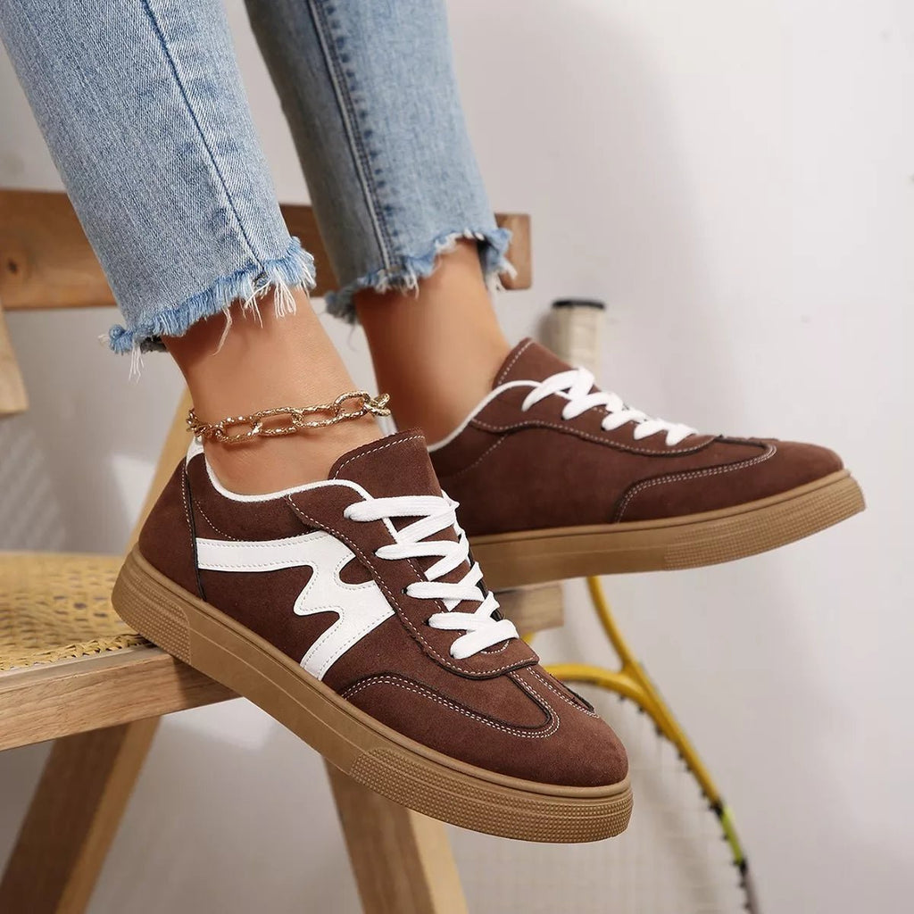 Casual Lace-Up Flats Sneakers - TheMomCo.