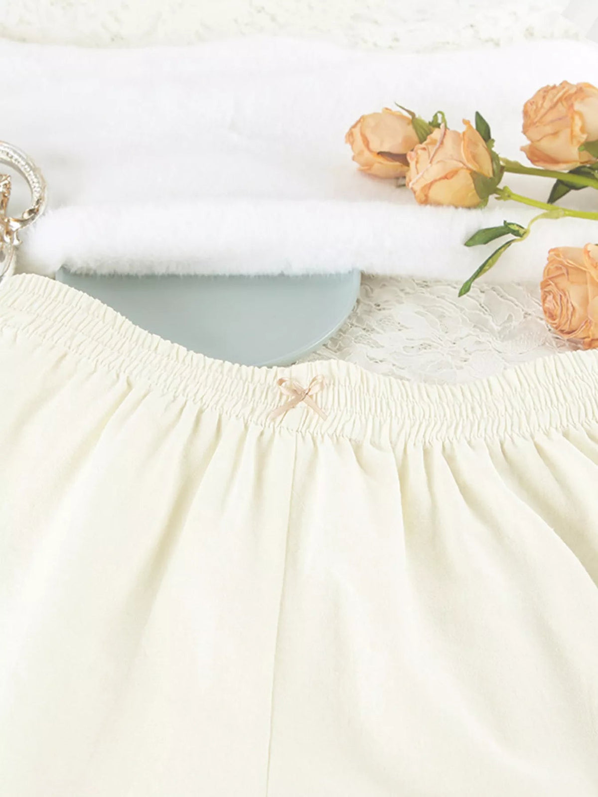 Contrast Trim Long Sleeve Top and Shorts Lounge Set - TheMomCo.