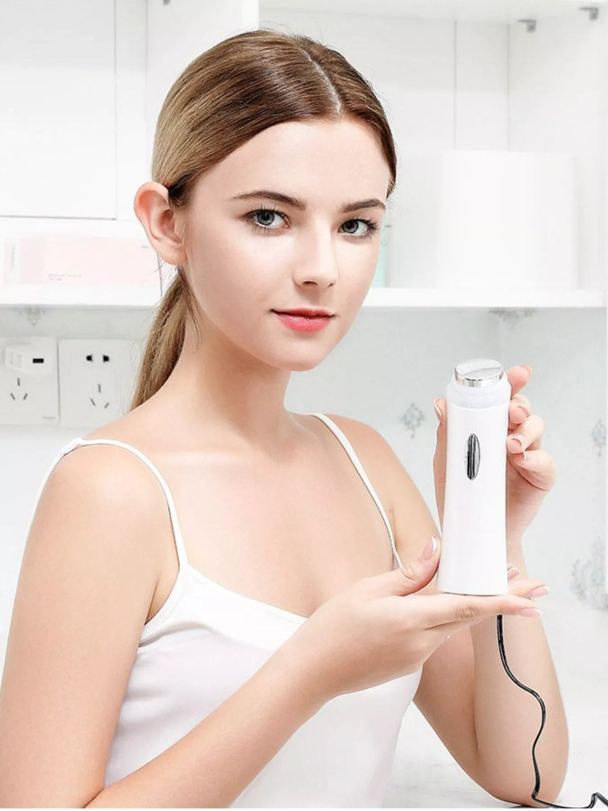 Facial Skin Tightening Beauty Device - TheMomCo.