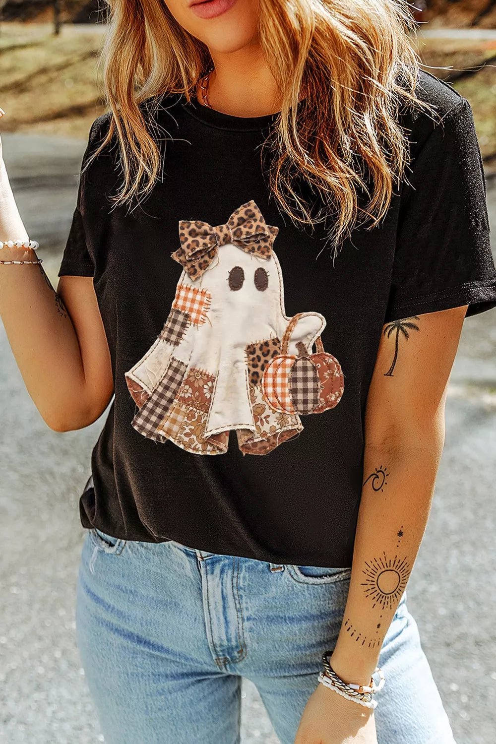 Full Size Halloween Ghost Applique Short Sleeve T-Shirt Plus Size - TheMomCo.
