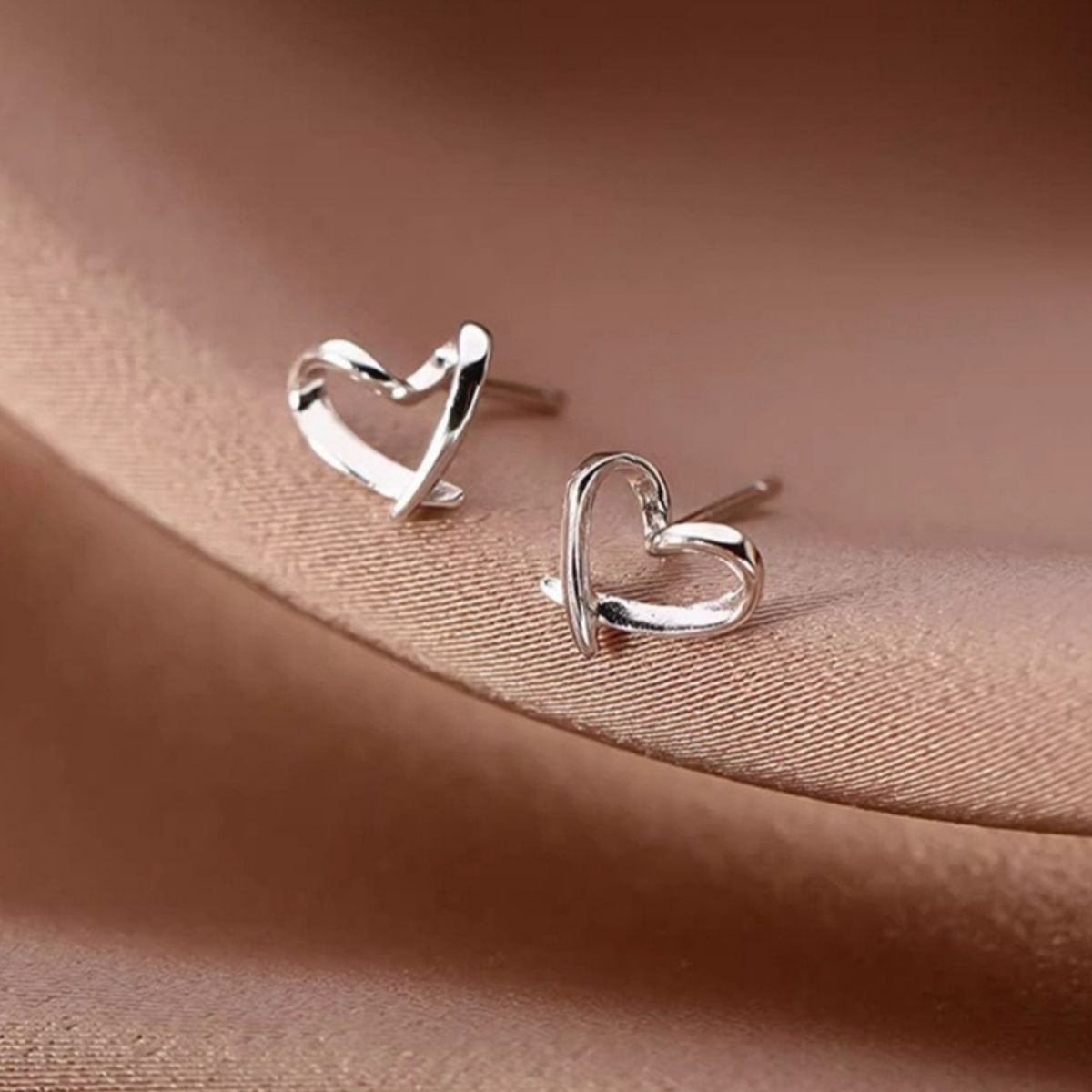 Heart-Shaped Stud Earrings - TheMomCo.