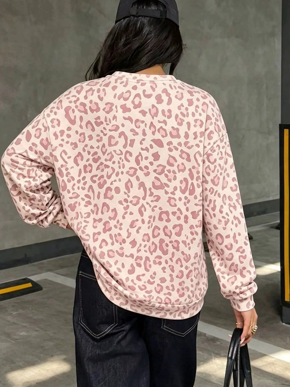 Leopard Print Crew Neck Sweatshirt - TheMomCo.