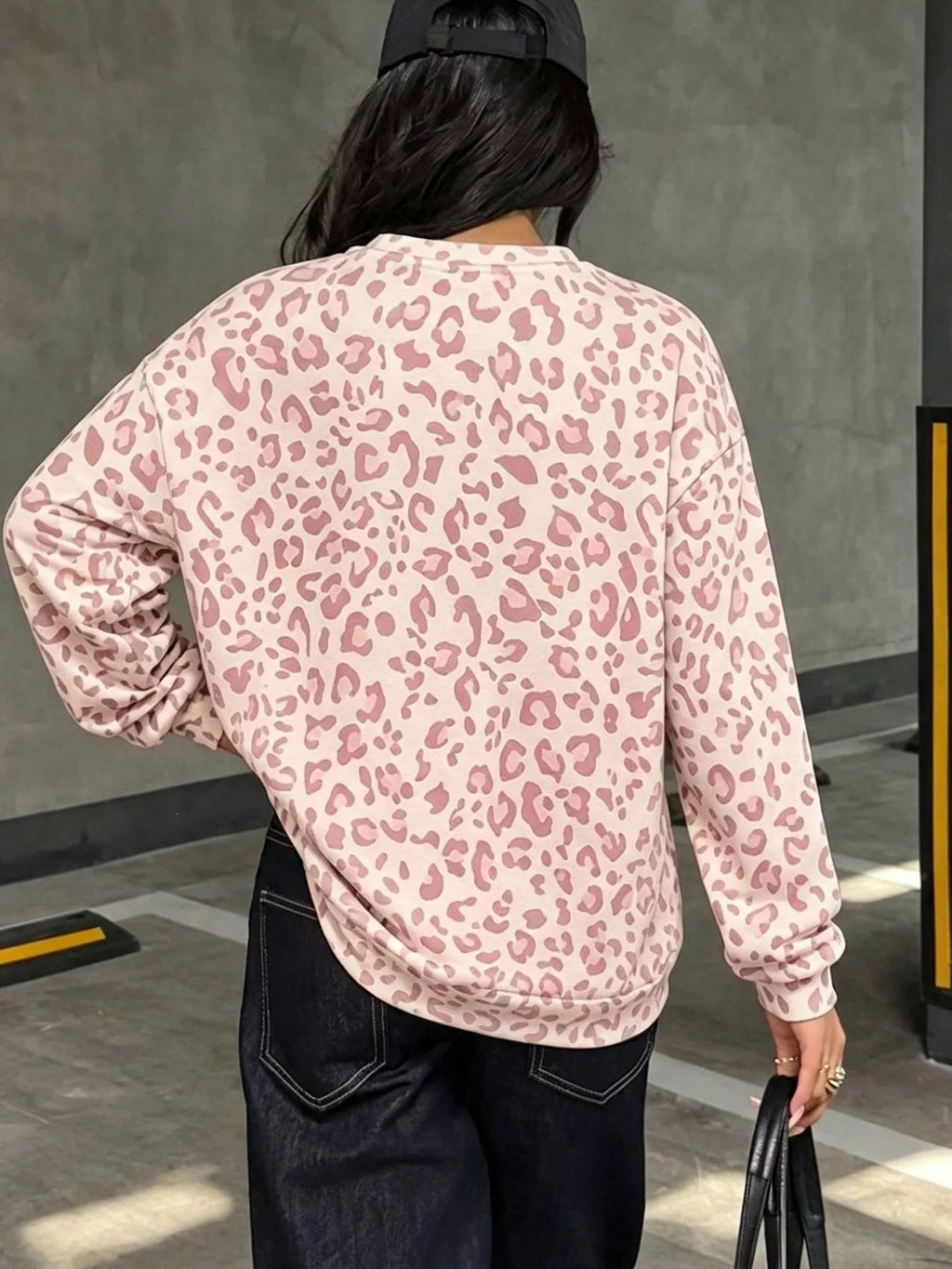 Leopard Print Crew Neck Sweatshirt - TheMomCo.