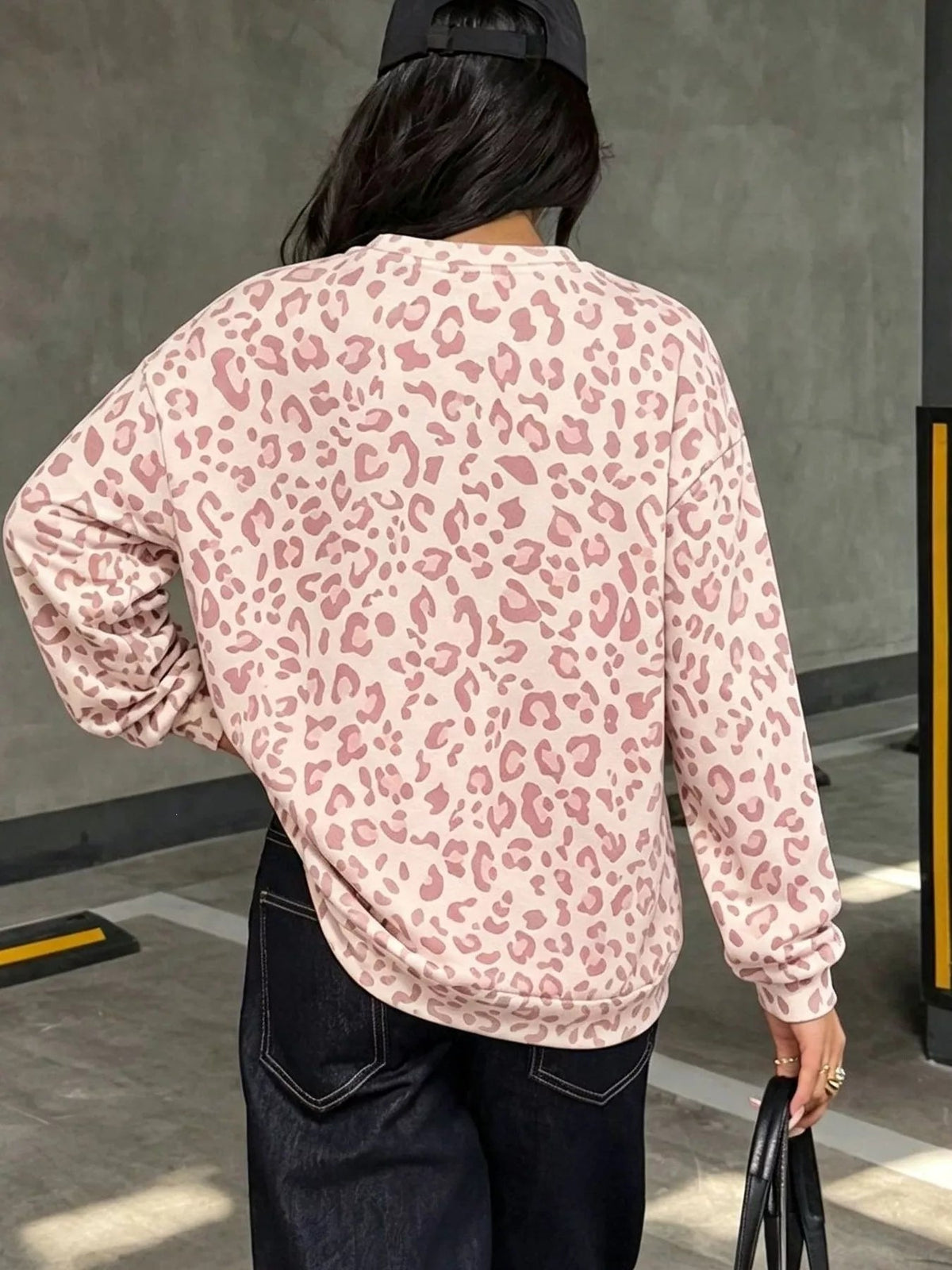 Leopard Print Crew Neck Sweatshirt - TheMomCo.
