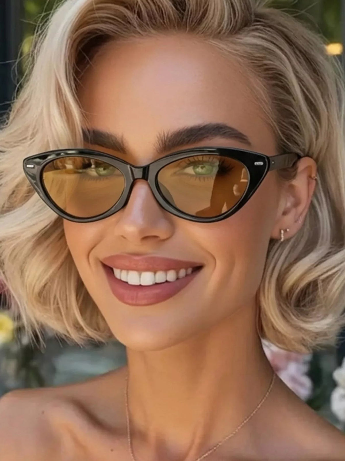 Vintage Cat-Eye Sunglasses - TheMomCo.