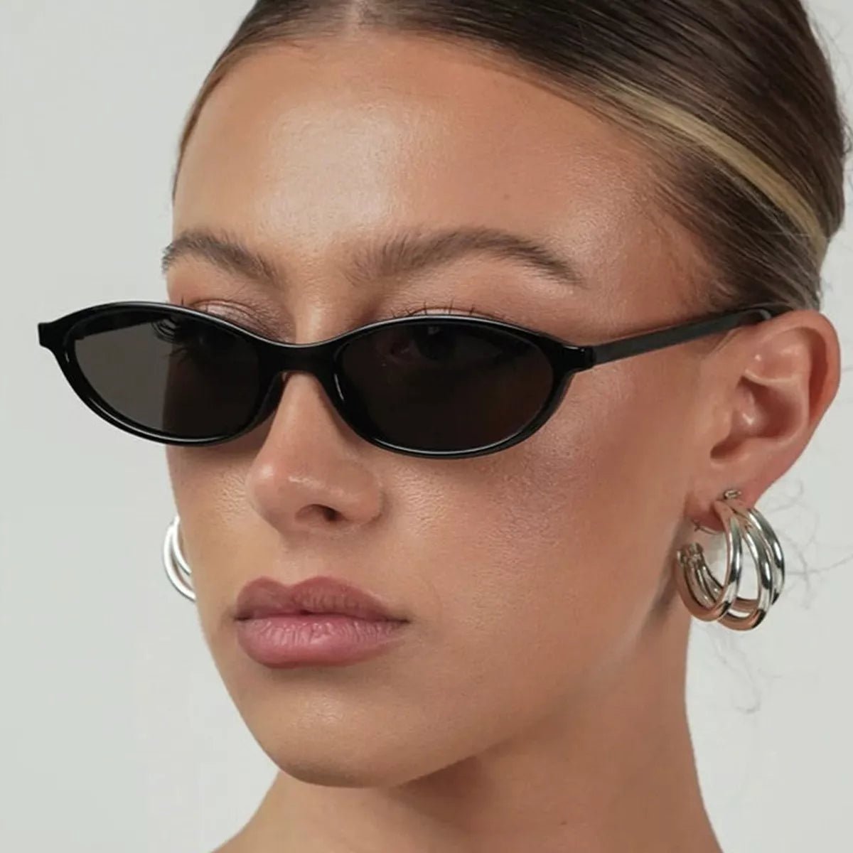 Vintage Oval Sunglasses - TheMomCo.